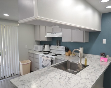284 Woodlake Wynde - Photo Thumbnail 3