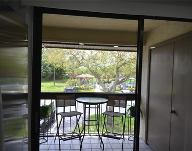 284 Woodlake Wynde - Photo Thumbnail 7