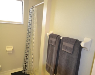284 Woodlake Wynde - Photo Thumbnail 34