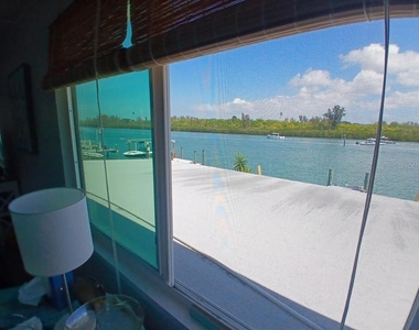 18213 Gulf Boulevard - Photo Thumbnail 2