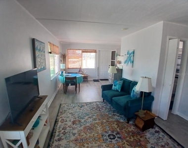 18213 Gulf Boulevard - Photo Thumbnail 9