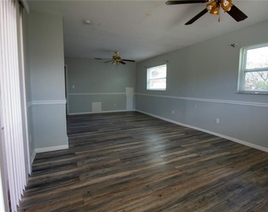 10760 62nd Avenue - Photo Thumbnail 16