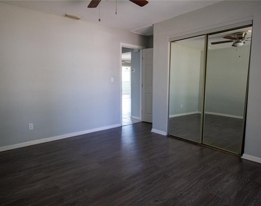 10760 62nd Avenue - Photo Thumbnail 9