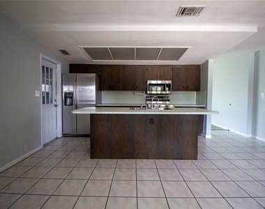10760 62nd Avenue - Photo Thumbnail 4