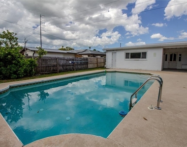 10760 62nd Avenue - Photo Thumbnail 22