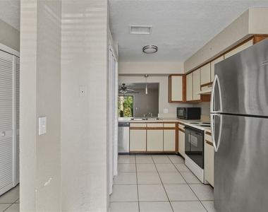 16545 Lake Brigadoon Circle - Photo Thumbnail 4