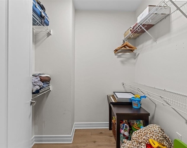 331 Cleveland Street - Photo Thumbnail 18