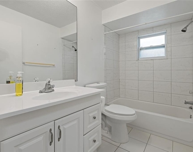 1301 Mandarin Drive - Photo Thumbnail 10