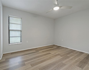 1301 Mandarin Drive - Photo Thumbnail 11