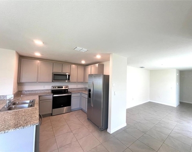 590 Sunlit Coral Street - Photo Thumbnail 6