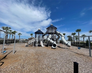 590 Sunlit Coral Street - Photo Thumbnail 30