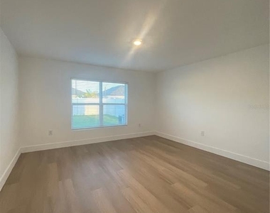 590 Sunlit Coral Street - Photo Thumbnail 20