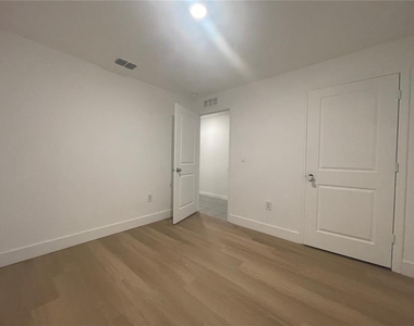 590 Sunlit Coral Street - Photo Thumbnail 17