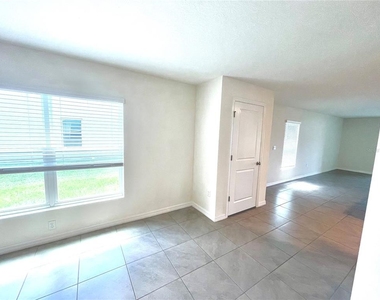 590 Sunlit Coral Street - Photo Thumbnail 3