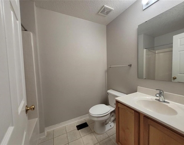 3805 Exeter Lane - Photo Thumbnail 25