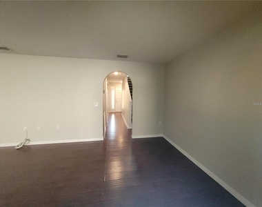 3805 Exeter Lane - Photo Thumbnail 2