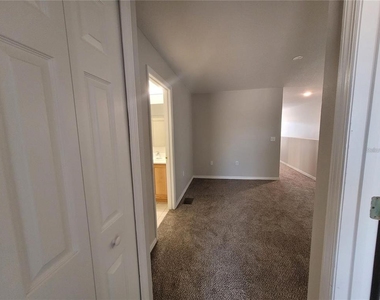 3805 Exeter Lane - Photo Thumbnail 32