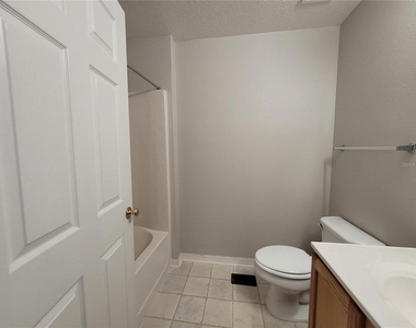 3805 Exeter Lane - Photo Thumbnail 26