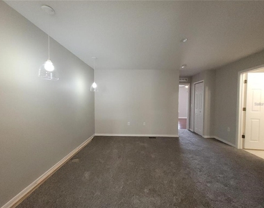 3805 Exeter Lane - Photo Thumbnail 22