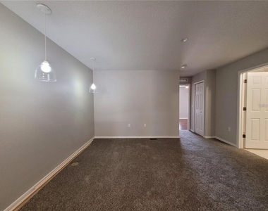 3805 Exeter Lane - Photo Thumbnail 21