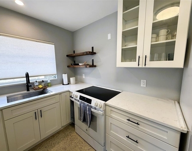 14017 W Parsley Drive - Photo Thumbnail 7