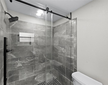 4610 W Gray Street - Photo Thumbnail 18
