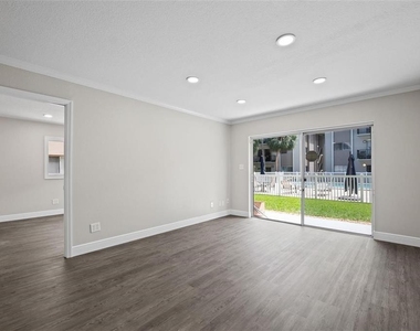 4610 W Gray Street - Photo Thumbnail 7