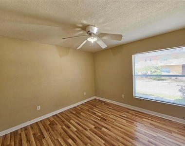 1365 Drew Street - Photo Thumbnail 7