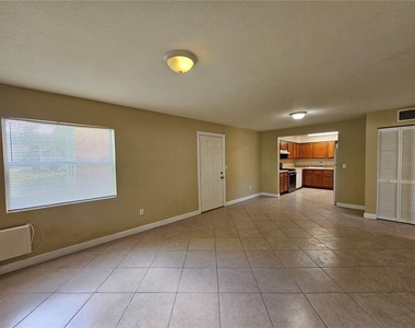 1365 Drew Street - Photo Thumbnail 4
