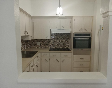 2331 Finlandia Lane - Photo Thumbnail 8