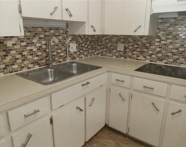 2331 Finlandia Lane - Photo Thumbnail 12
