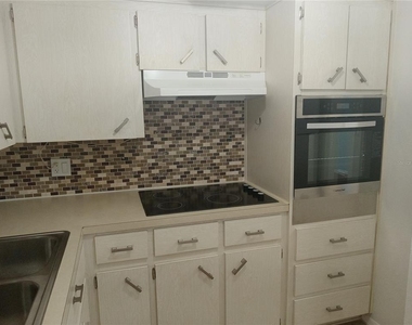 2331 Finlandia Lane - Photo Thumbnail 11