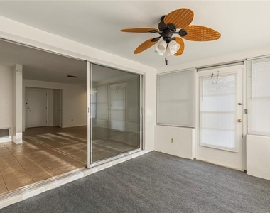 1248 Lazy Lake Road W - Photo Thumbnail 12