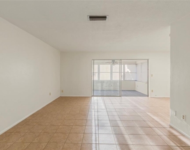 1248 Lazy Lake Road W - Photo Thumbnail 5