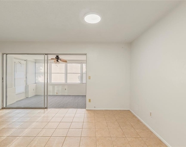 1248 Lazy Lake Road W - Photo Thumbnail 6