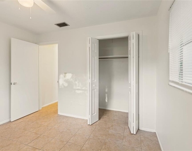 1248 Lazy Lake Road W - Photo Thumbnail 10