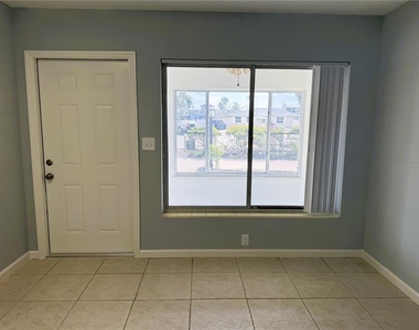 500 140th Avenue E - Photo Thumbnail 8