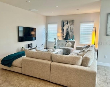 8351 Greenway Avenue - Photo Thumbnail 4