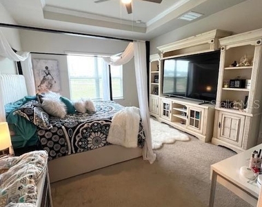 8351 Greenway Avenue - Photo Thumbnail 13