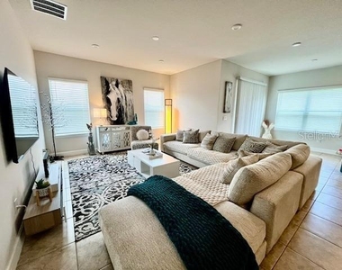 8351 Greenway Avenue - Photo Thumbnail 2