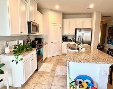 8351 Greenway Avenue - Photo Thumbnail 8