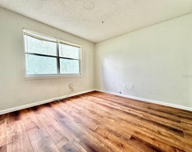 5024 Terrace Palms Circle - Photo Thumbnail 6