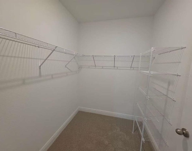 2212 Sienna Spruce Street - Photo Thumbnail 9