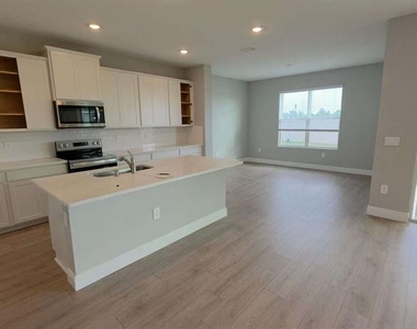 2212 Sienna Spruce Street - Photo Thumbnail 3