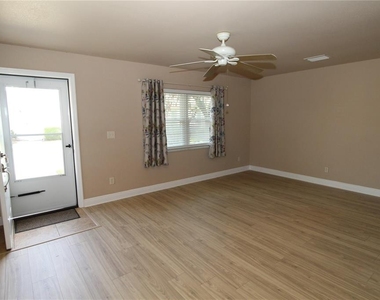 2202 Clubhouse Drive - Photo Thumbnail 3