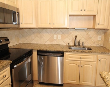 2202 Clubhouse Drive - Photo Thumbnail 7