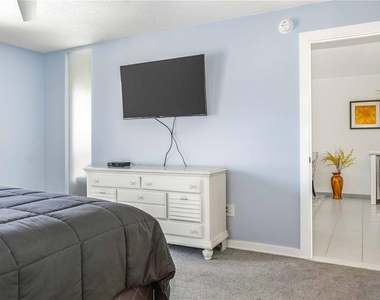 105 Island Way - Photo Thumbnail 17