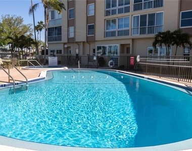 105 Island Way - Photo Thumbnail 33