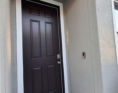 7891 Stonebrook Circle - Photo Thumbnail 5