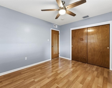 2711 W Heiter Street - Photo Thumbnail 6